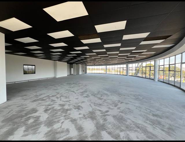 915M² WAREHOUSE TO LET IN LASER PARK